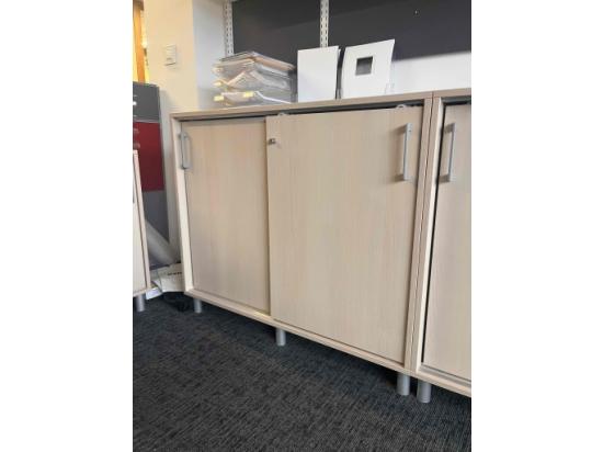 Niska Szafa Przesuwne Drzwi 105x60x90