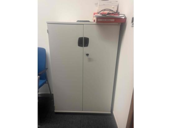 Szafa Czarne Uchwyty 124 Cm