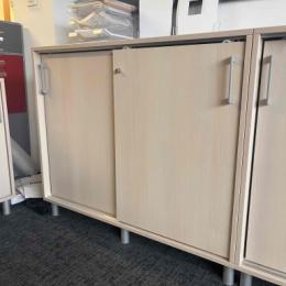 Niska Szafa Przesuwne Drzwi 105x60x90